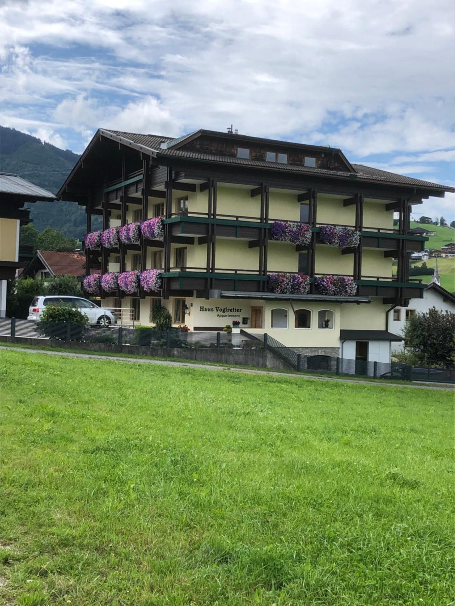 Haus Voglreiter - Inkl Sommerkarte, Zentrale Und Ruhige Lage, Garten Mit Spielplatz Kaprun Bagian luar foto