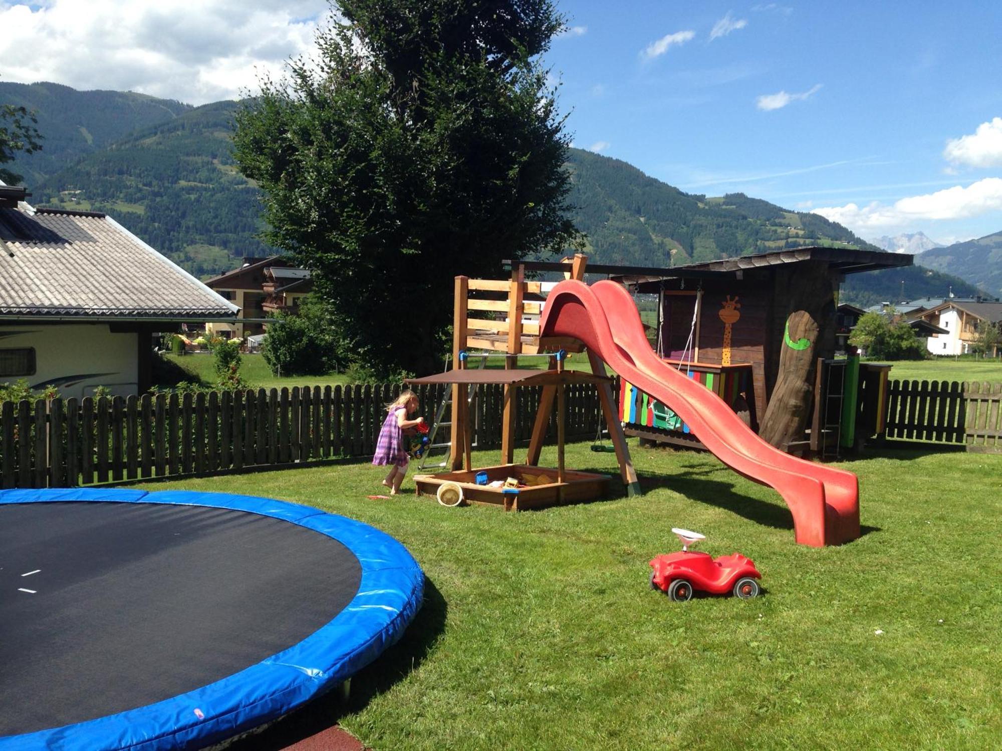 Haus Voglreiter - Inkl Sommerkarte, Zentrale Und Ruhige Lage, Garten Mit Spielplatz Kaprun Bagian luar foto