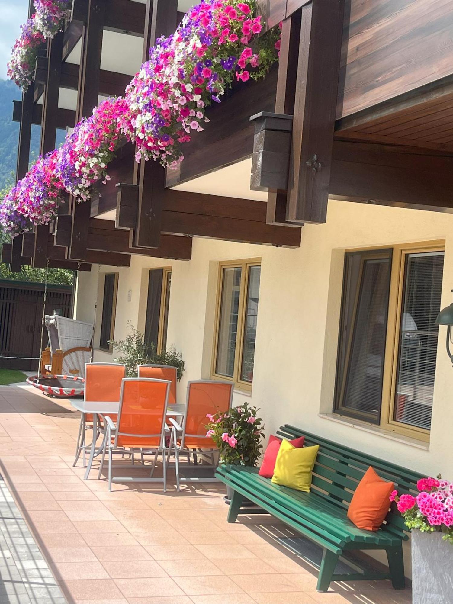 Haus Voglreiter - Inkl Sommerkarte, Zentrale Und Ruhige Lage, Garten Mit Spielplatz Kaprun Bagian luar foto